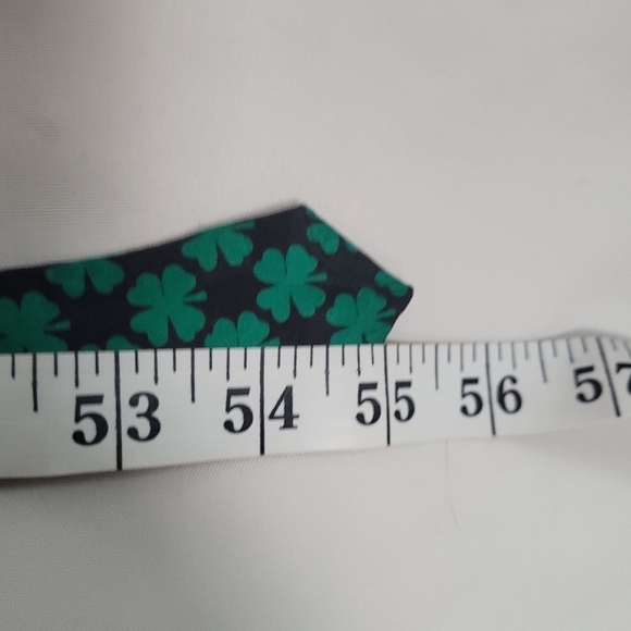 Tabasco Hot Sauce 100% Silk Black St. Patrick's Day Leprechaun Tie - Picture 9 of 9